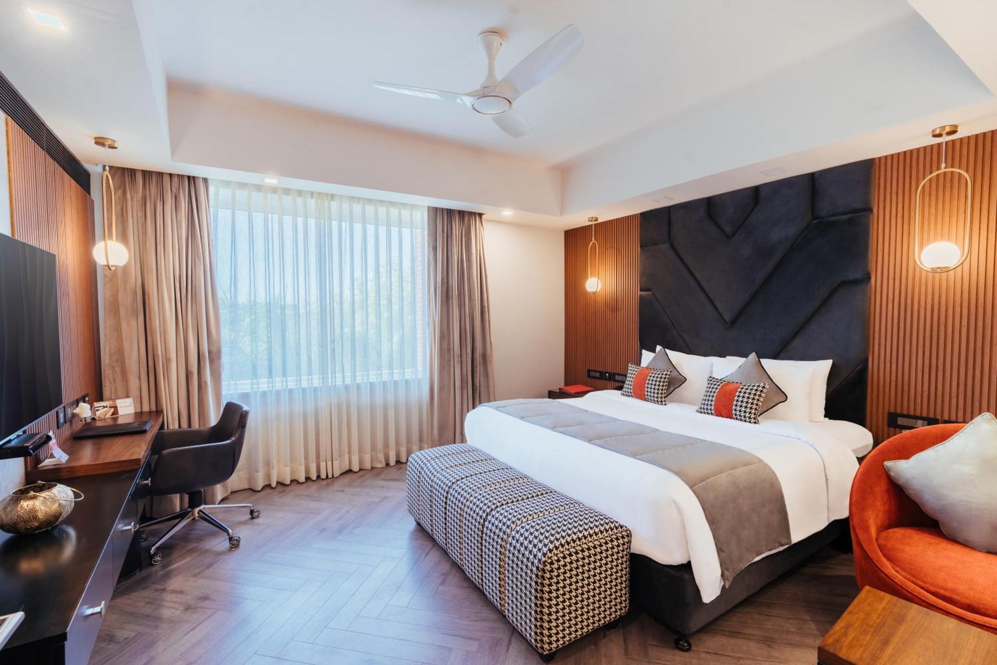 Hotel The Piccadily Lucknow Esterno foto